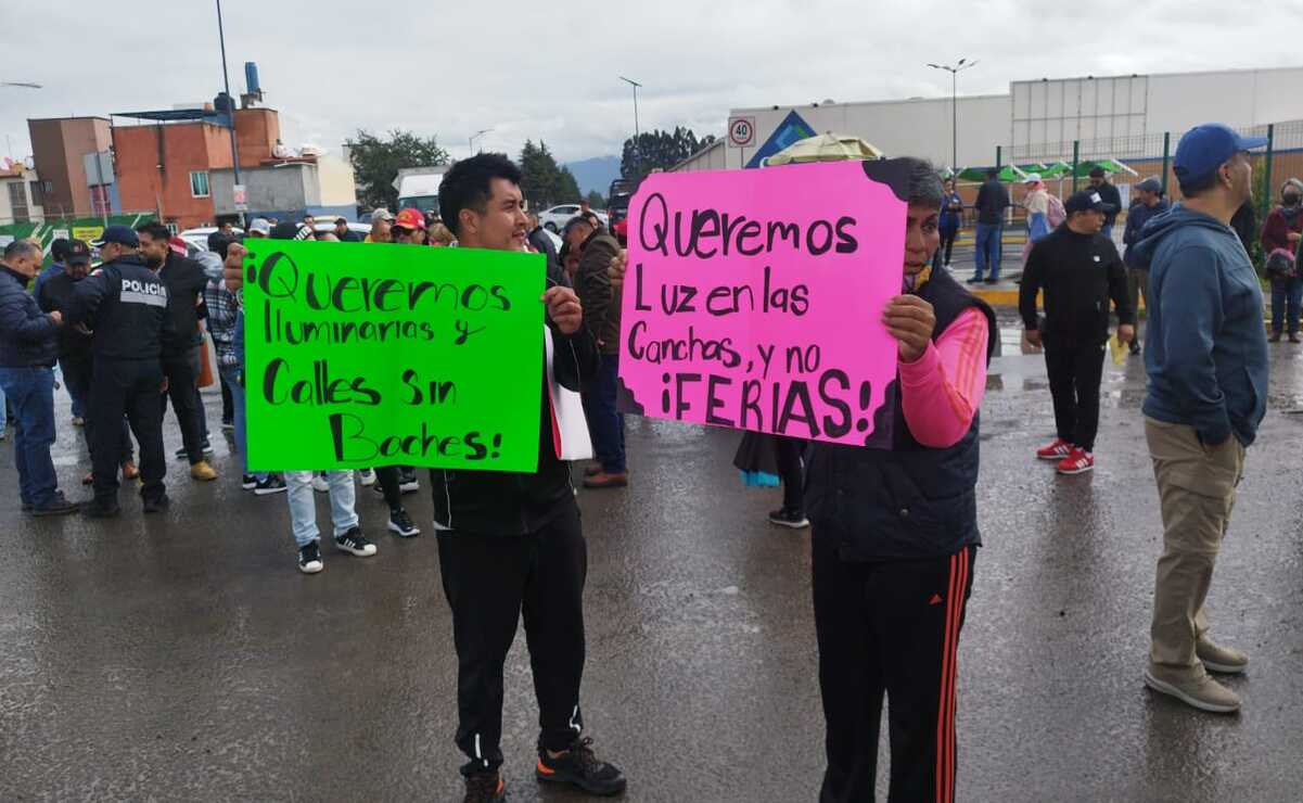 Toluca: vecinos de Santín y Sauces exigen luminarias y bacheo en la zona