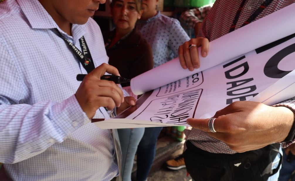 Elementos de seguridad y personal municipal participaron en el despliegue del Operativo Tolteca en Tlalnepantla. Foto Especial