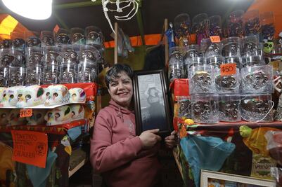 Rinden homenaje a precursora de la Feria del Alfeñique