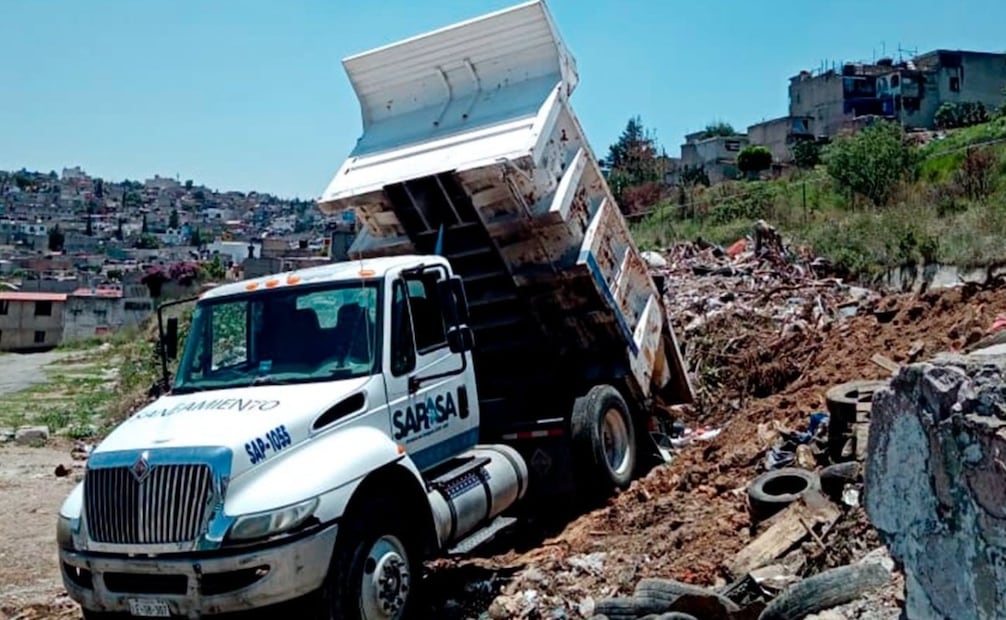 SAPASA, CAEM y Operagua coordinan labores de limpieza en la Presa El Ángulo para mantener la capacidad de regulación y conducción de agua. Foto especial