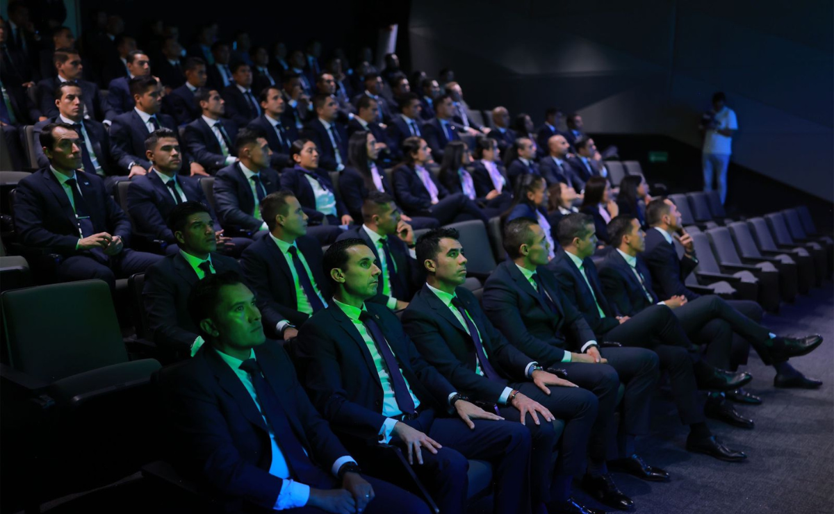 La Federación Mexicana de Futbol presentó esta tarde, en las instalaciones de la Casa del Futbol y ante la comunidad de árbitros mexicanas, las nuevas reformas a la Comisión de Árbitros Foto: Especial