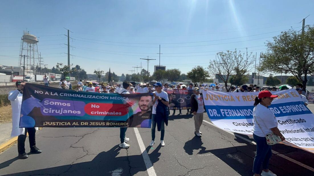 Es de referir que Fernando “N” es acusado de homicidio doloso por un caso registrado en 2013, año en el que realizó una liposucción a Miguel Ángel Zapata Cisneros, entonces director de Seguridad Pública de Metepec, en un Sanatorio de Toluca. Foto: especial