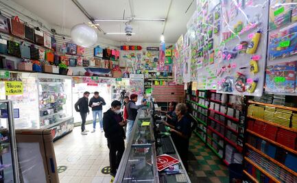 Paquetes escolares del gobierno hunden ventas de papelerías en el valle de Toluca