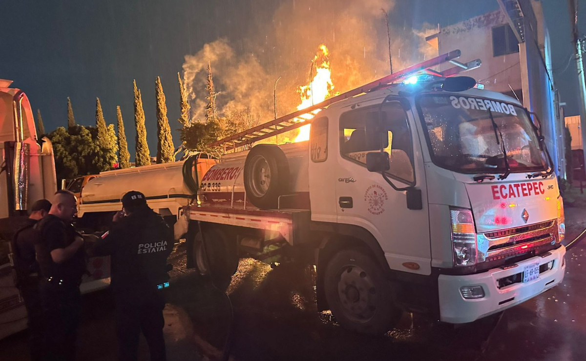 VIDEO: ¡Alerta máxima en Ecatepec! Fuego devora fábrica química; desalojan a decenas