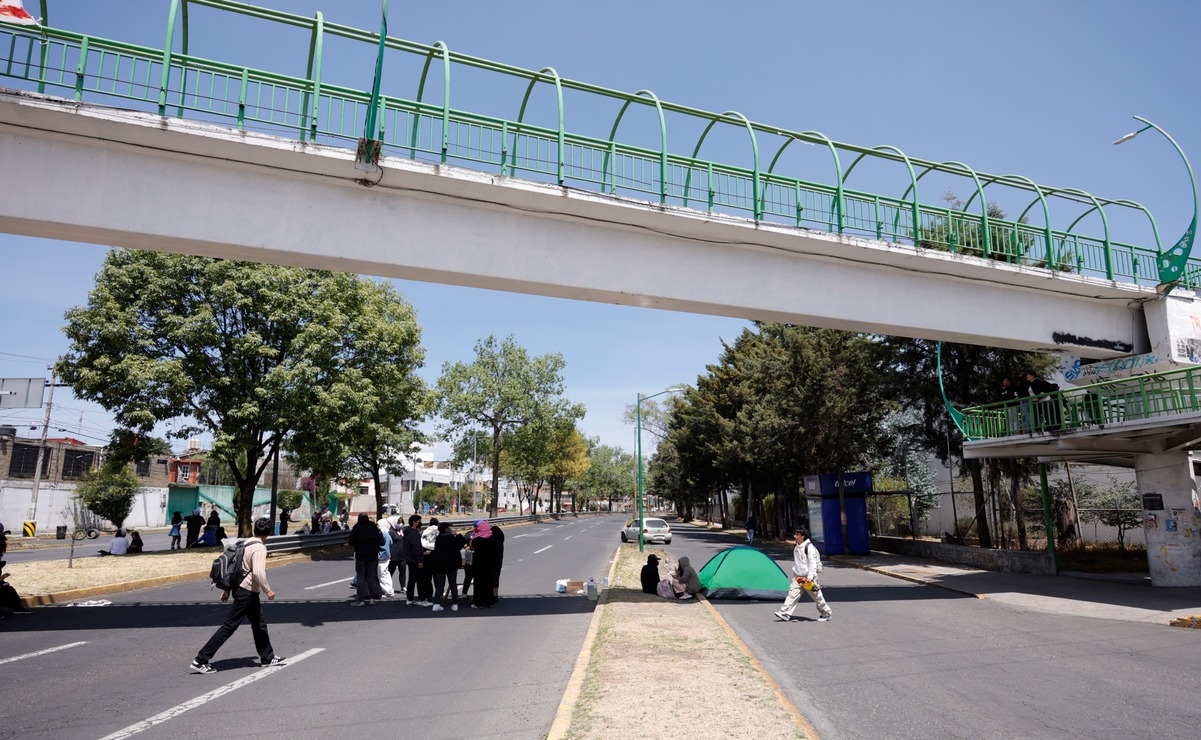 Pese al intento de abrir una mesa de negociación, los estudiantes indicaron que no abrirían en el diálogo hasta que se oficializara la suspensión total de las clases / Foto: Arturo Hernández