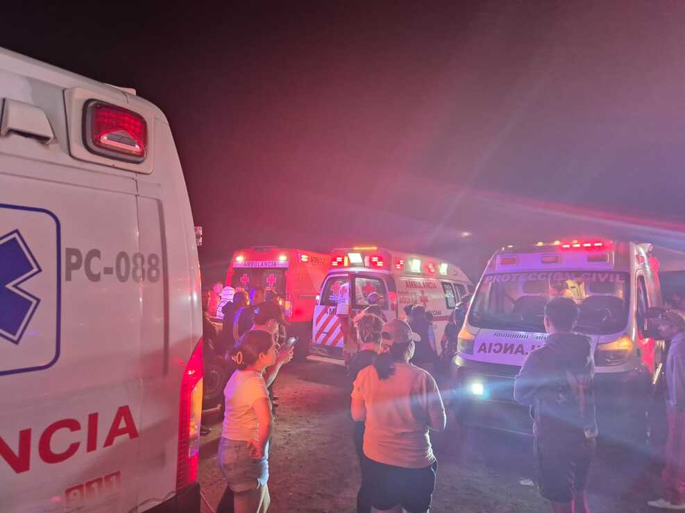 Durante una fiesta patronal en la comunidad de San Sebastián Xolalpa, ubicada en el municipio de Teotihuacán, se registró una explosión de cohetes, en el que resultaron heridas más de 30 personas.
