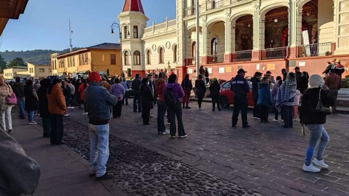 Los manifestantes advirtieron que de no restablecer el servicio, van a tomar la decisión de abandonar los desechos en la vía pública como medida de presión. Foto: especial