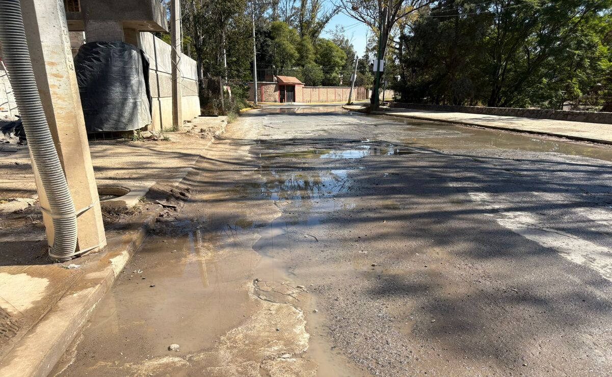 El reporte de la fuga ya fue levantado ante el organismo operador del agua en Cuautitlán Izcalli (OPERAGUA). Foto: Arturo Contreras