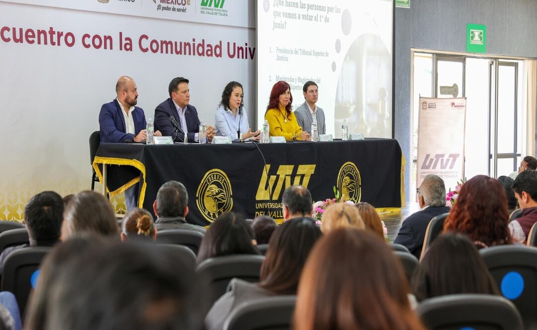 Amalia Pulido Gómez asistió al Encuentro con estudiantes de la Universidad Tecnológica del Valle de Toluca / Foto: Especial