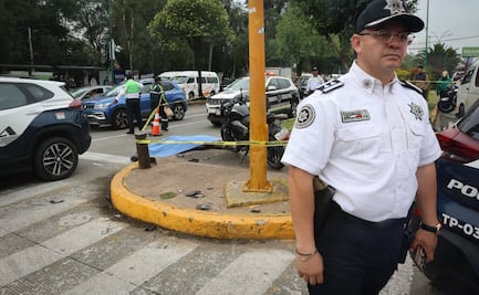 Combi de transporte público arrolla y mata a motociclista en Tlalnepantla