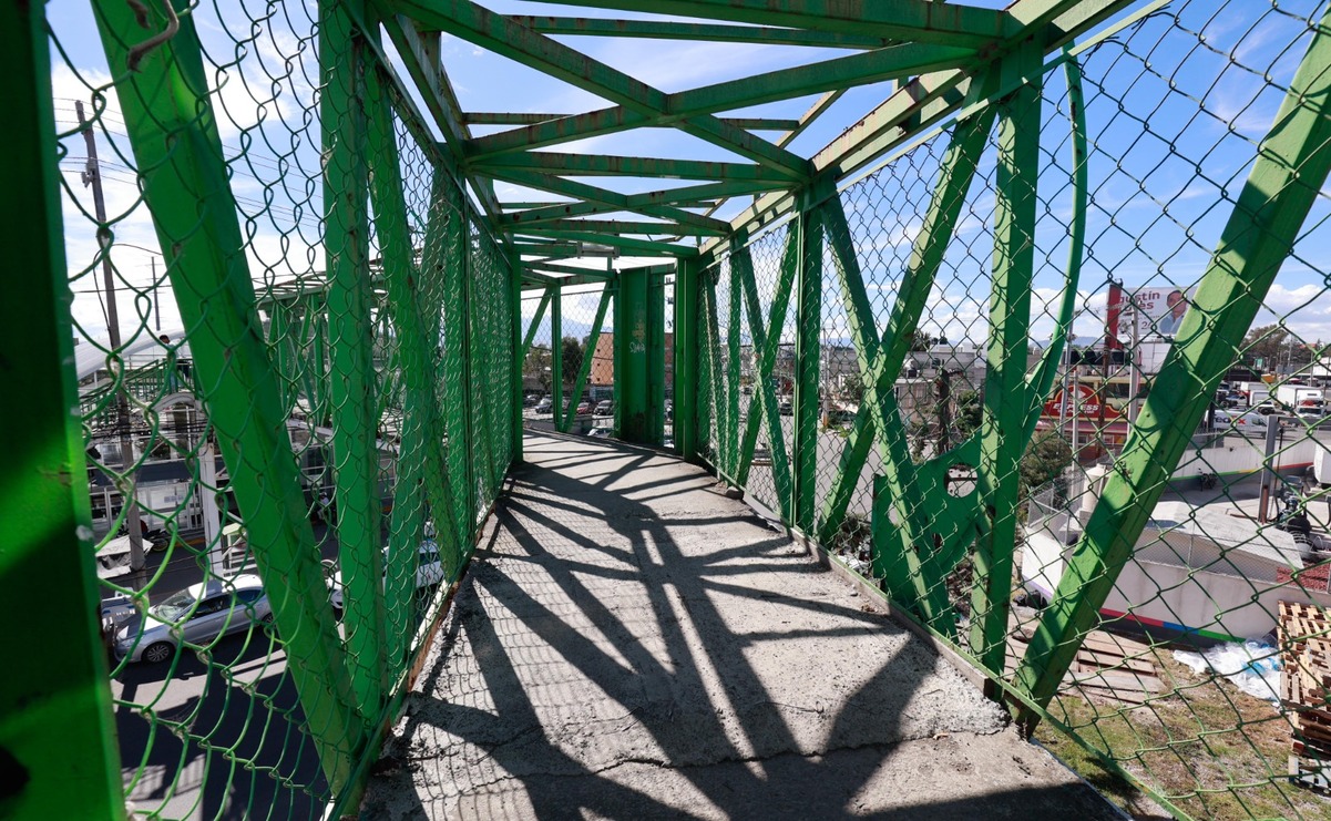 Edomex: Puentes peatonales son un riesgo para usuarios