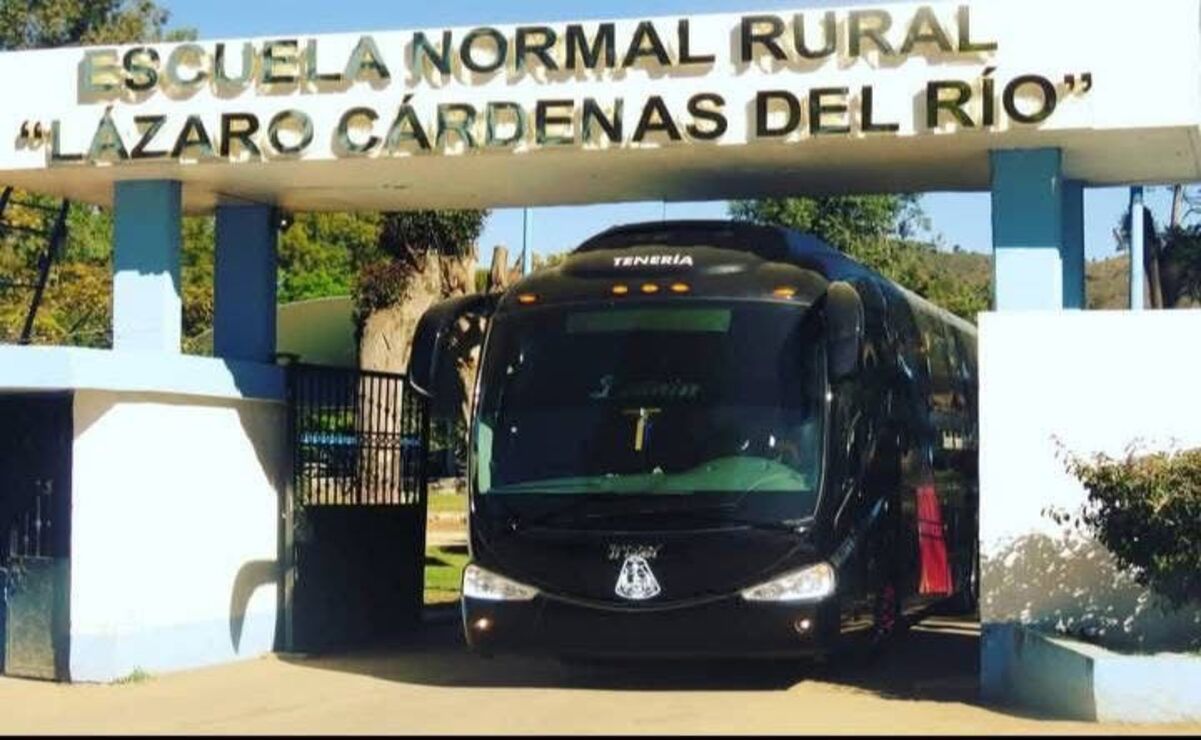 La presidenta municipal Nápoles Pacheco decidió someter a una consulta pública el apoyo solicitado por los normalistas. Foto: Especial