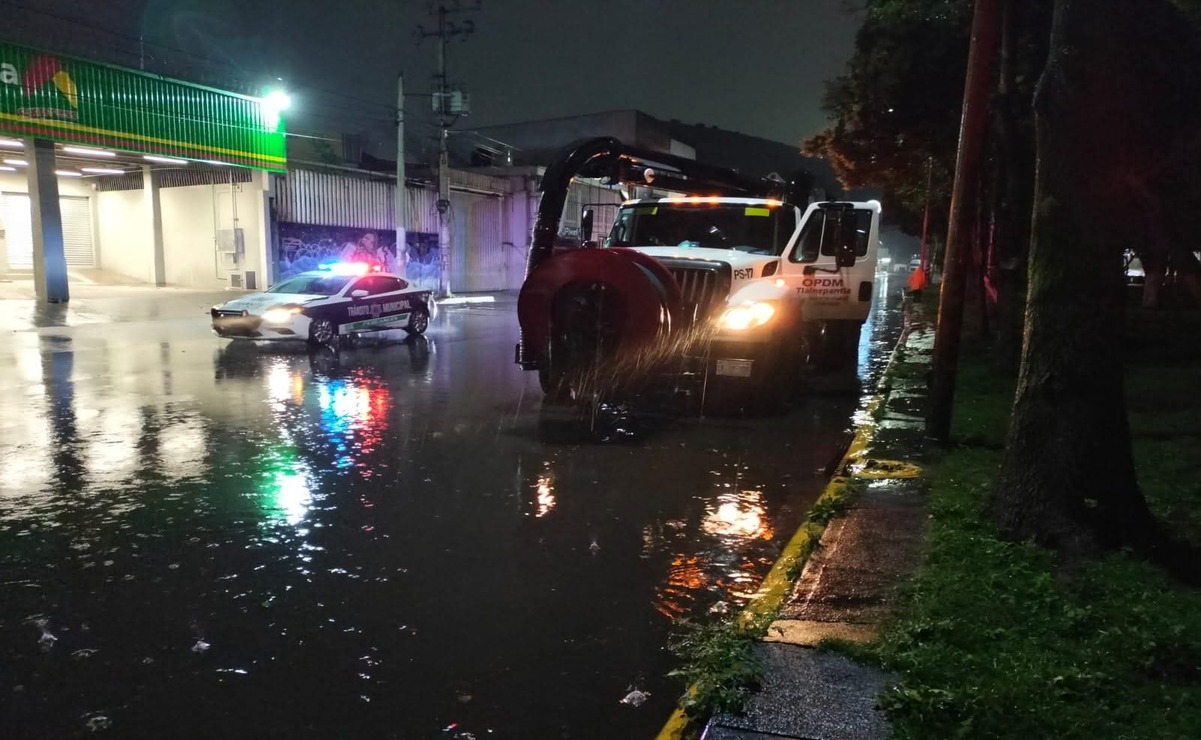 Lluvias provocan derrumbe en la colonia Lázaro Cárdenas en Tlalnepantla
