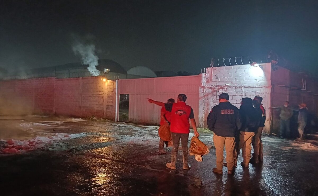 Bomberos del municipio de Teoloyucan neutralizaron una fuga de ácido muriático / Foto Especial