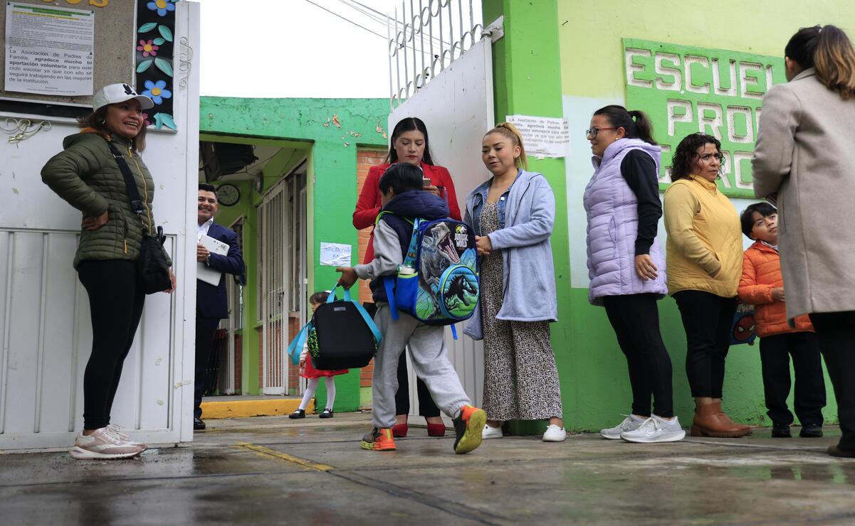 En tanto, Toluca implementó un operativo especial que contempló la participación de 850 elementos operativos / Foto Arturo Hernández