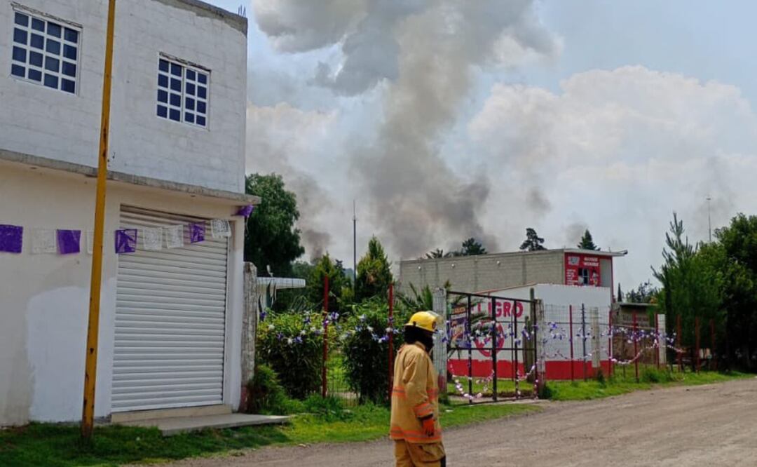 La comunidad de Tultepec se une para apoyar a los afectados por la explosión en La Saucera, mientras el gobierno municipal entrega recursos para la reconstrucción. Foto: Especial