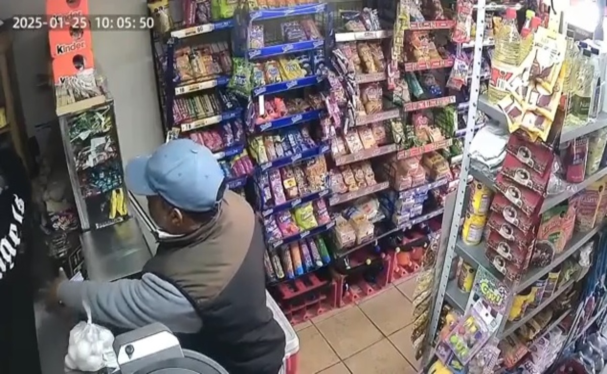VIDEO: ¡Así de fácil! Hombre finge comprar huevo y roba celular en Coacalco