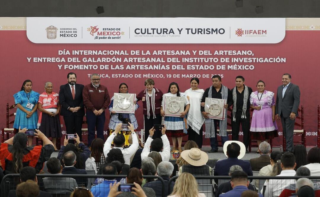 Delfina Gómez Álvarez reconoció la falta de apoyo, plagio y competencia desleal que enfrenta el sector artesanal. Foto: Arturo Hernández / El Universal Estado de México