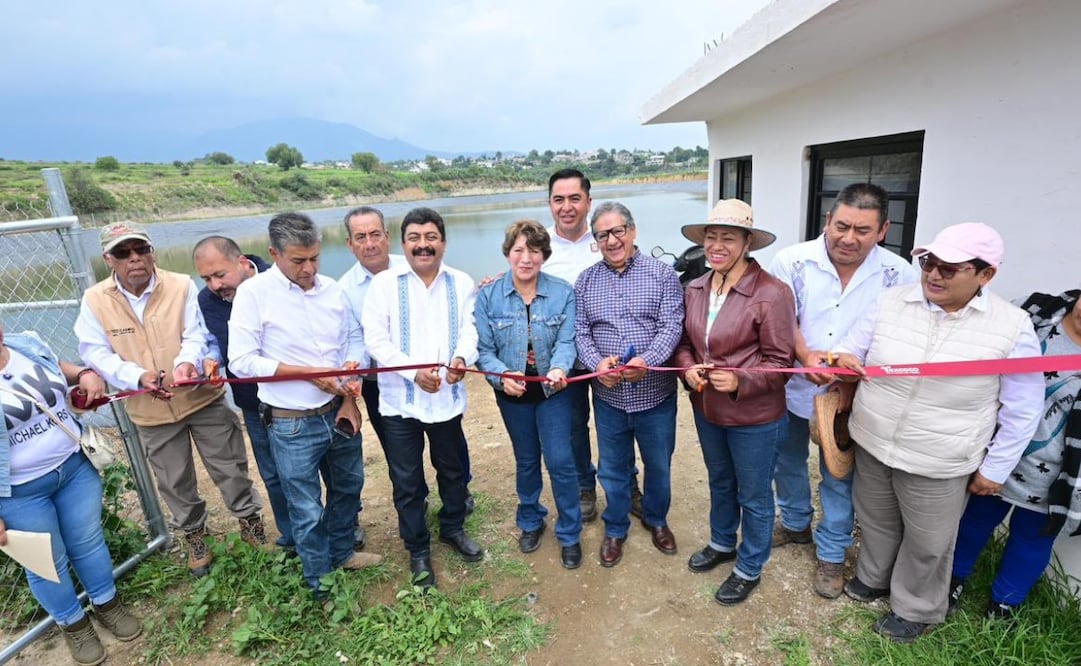 La Gobernadora Delfina Gómez Álvarez encabezó la entrega de la olla de captación "Tláloc" en la comunidad de Santa María Nativitas. Foto Especial