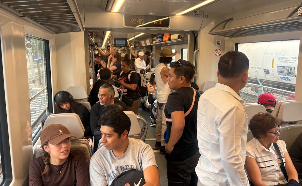 Los incidentes electromecánicos entre las estaciones Tlalnepantla y Fortuna han obligado a suspender el servicio en dos ocasiones. Foto Arturo contreras / El Universal