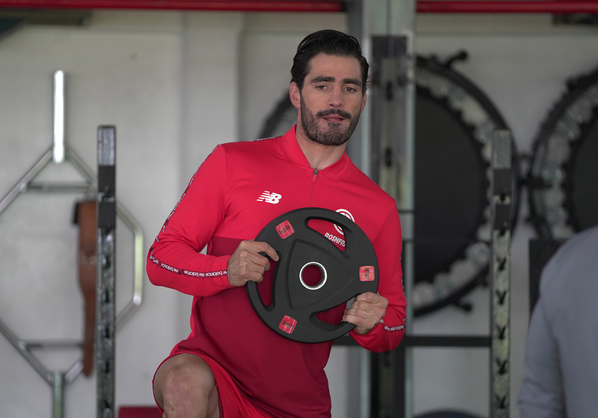 El experimentado defensa llega a Toluca para aportar su liderazgo y solidez defensiva, y así ayudar al equipo a conseguir el título. Foto Especial