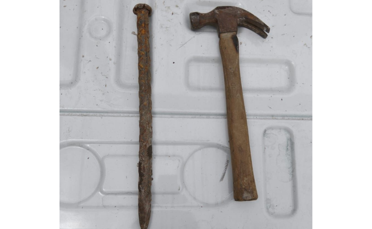Elementos de seguridad arrestaron a tres hombres y dos mujeres de origen venezolano que forzaron cerraduras para ingresar a un domicilio en Ecatepec. Foto: Especial