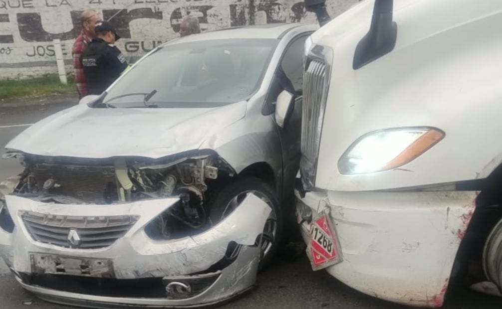 El accidente provocó afectaciones a la circulación en dirección a la Ciudad de México. Foto especial