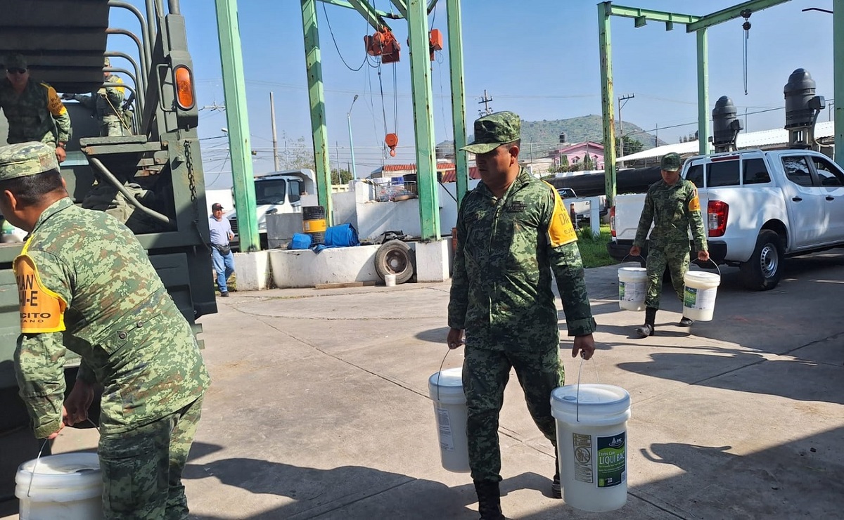 El producto biotecnológico limpia tuberías y terminales sanitarias. Foto: Especial.