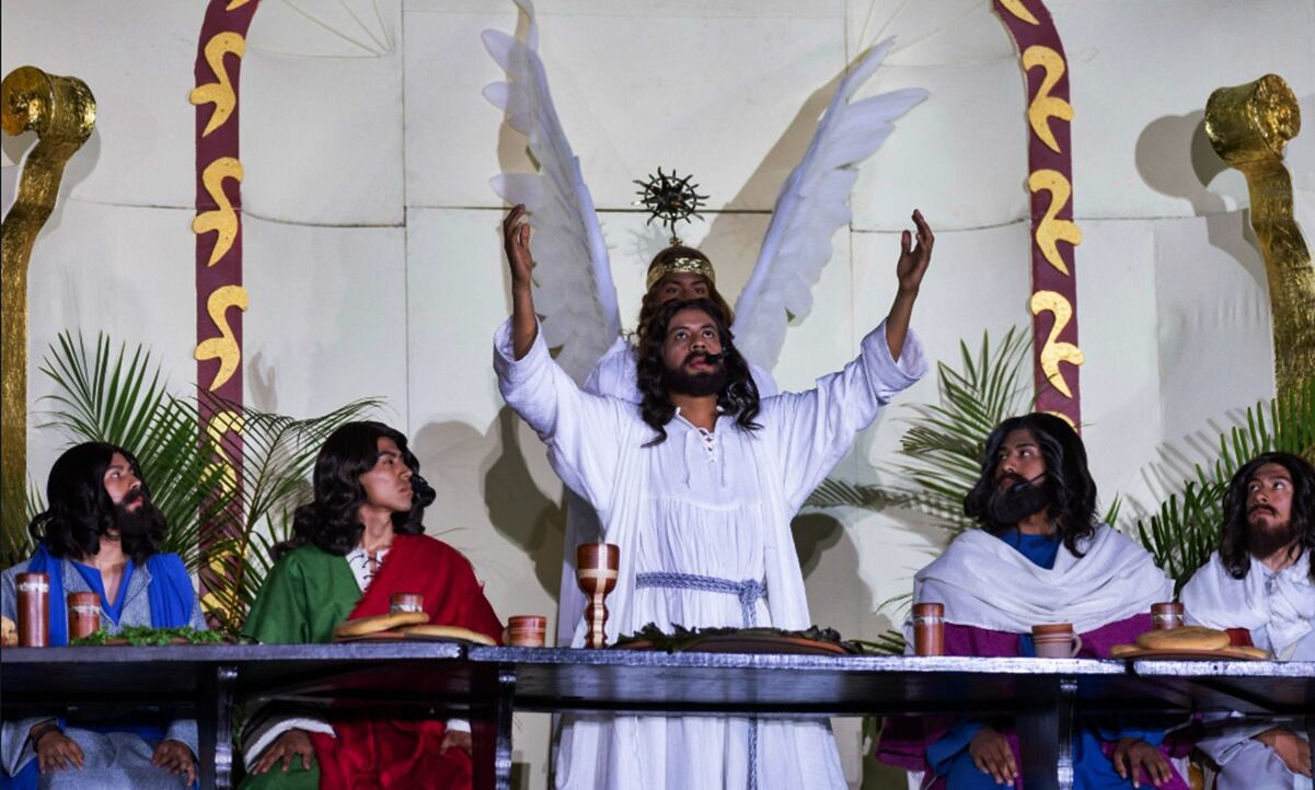 Interpretación de la Última Cena y lavatorio de pies durante la 182 Representación de la Semana Santa en Iztapalapa. Foto: Hugo Salvador/EL UNIVERSAL