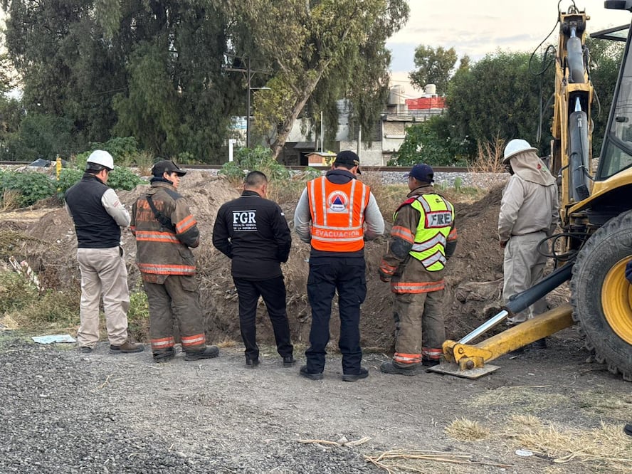 La toma clandestina fue hallada en una habitación de aproximadamente 6 por 4 metros, conectada directamente a los ductos de Pemex. Foto Especial