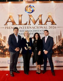 Recibe Romina Contreras Premio Internacional Alma 2026