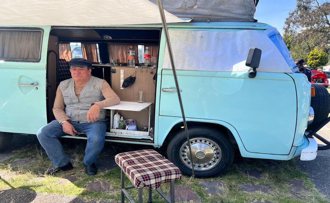 La pasión por los autos clásicos y el espíritu aventurero de Víctor Estévez lo han llevado a recorrer los caminos de México en su combi. Foto: Alejandra Santillán
