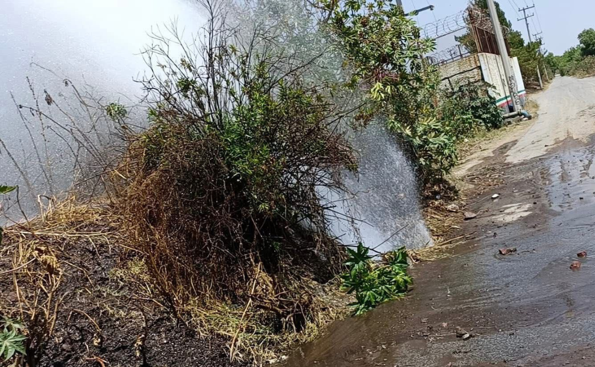 Fractura de tubería de 24 pulgadas por trabajos de la CFE causa disminución del 50-60% en el suministro de agua, afectando a 24 colonias de Cuautitlán. Foto: Especial
