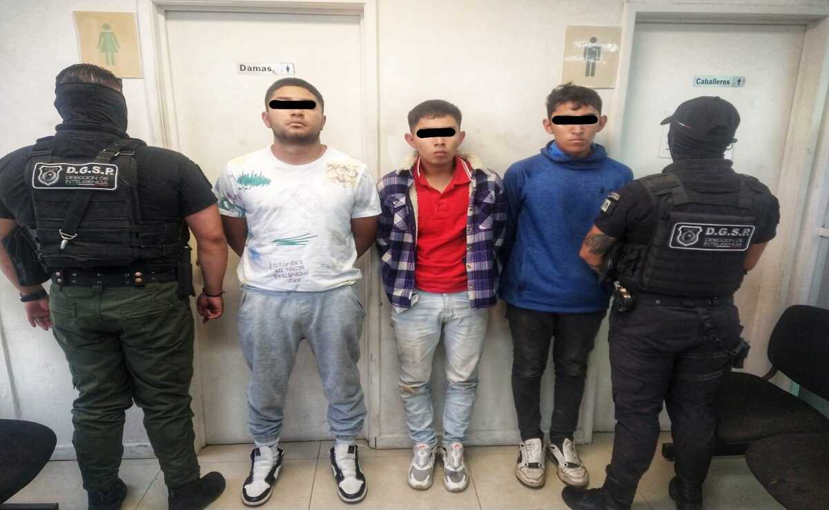 Detienen en Toluca a tres sujetos involucrados en robo de vehículos