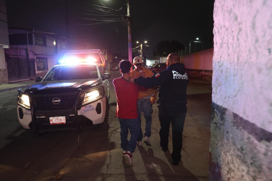 Policías municipales realizaron el operativo Presencia en calles de la colonia El Chamizal. Foto: especial