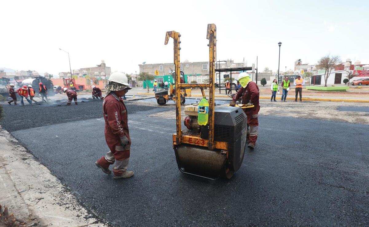 El Ayuntamiento necesitaría dos mil millones de pesos anuales para mitigar el deterioro de las calles / Foto Alejandro Vargas