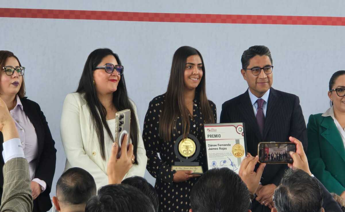 De un total de 7 postulaciones, en su edición 2024 el Premio fue otorgado a la servidora pública de IMEVIS, Dánae Fernanda Jaimes Rojas. Foto: Especial