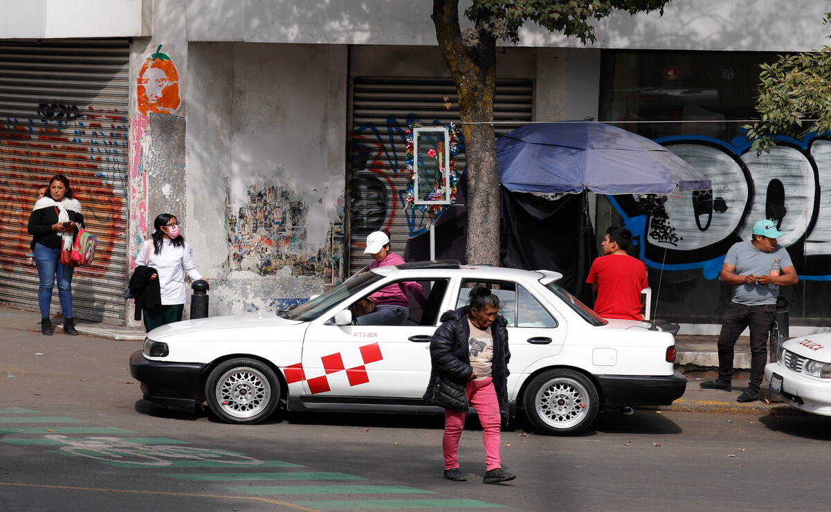 Ante el aumento de taxis "pirata" con destino a CDMX y Cuernavaca, se prevén disminución en las salidas de transporte foráneo desde Tenancingo. Foto:  Arturo Hernández / El Universal Estado de México