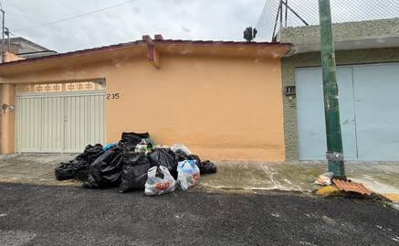 Tirar basura ya es una costumbre: Vecinos de Rancho la Mora en Toluca hartos de desechos en las calles