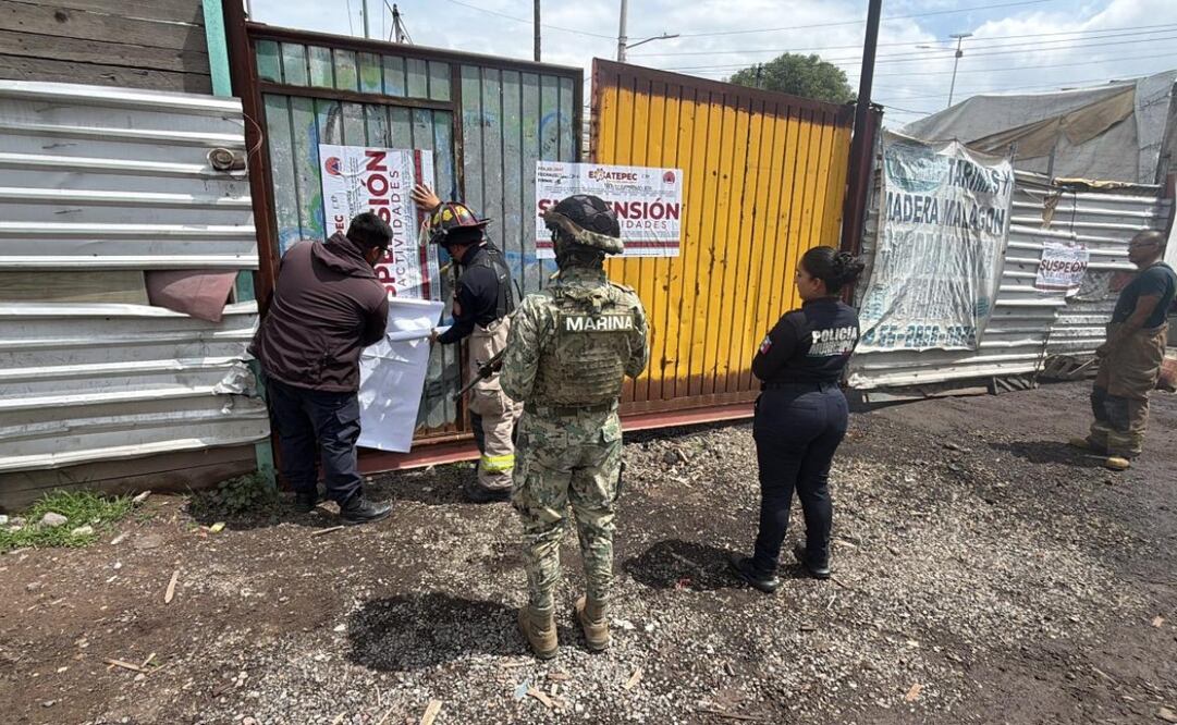 Elementos de la Marina y Protección Civil resguardan el predio clausurado en Cerro Gordo, Ecatepec. Foto Especial