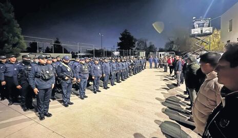 Homologan salario y equipan a policías de Atlacomulco