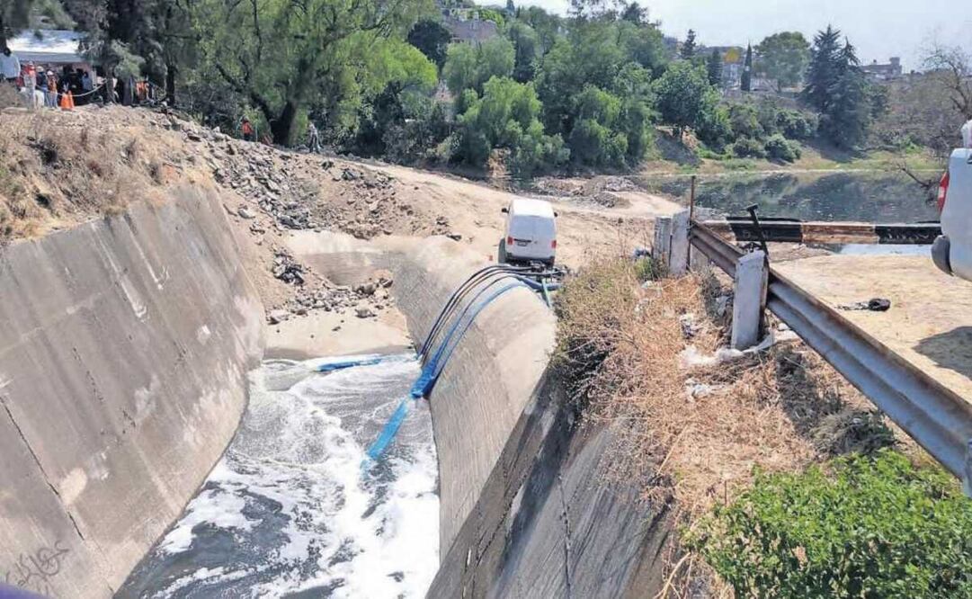 El Organismo de Cuenca Aguas del Valle de México prevé retirar 60 mil metros
cúbicos de basura antes de la temporada de lluvias. Foto: Rebeca Jiménez / El Universal Edomex