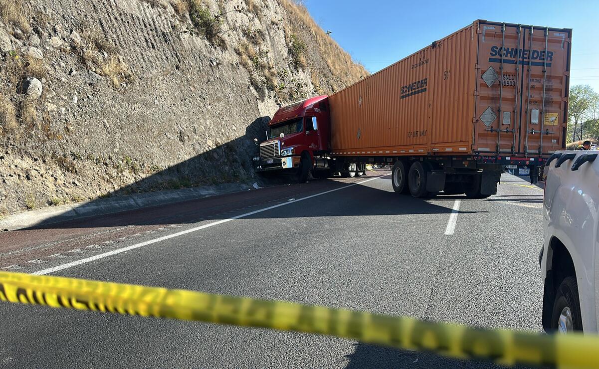 Algunos transportistas han denunciado la falta de seguridad sobre la carretera Chamapa-Lechería. Foto: Especial